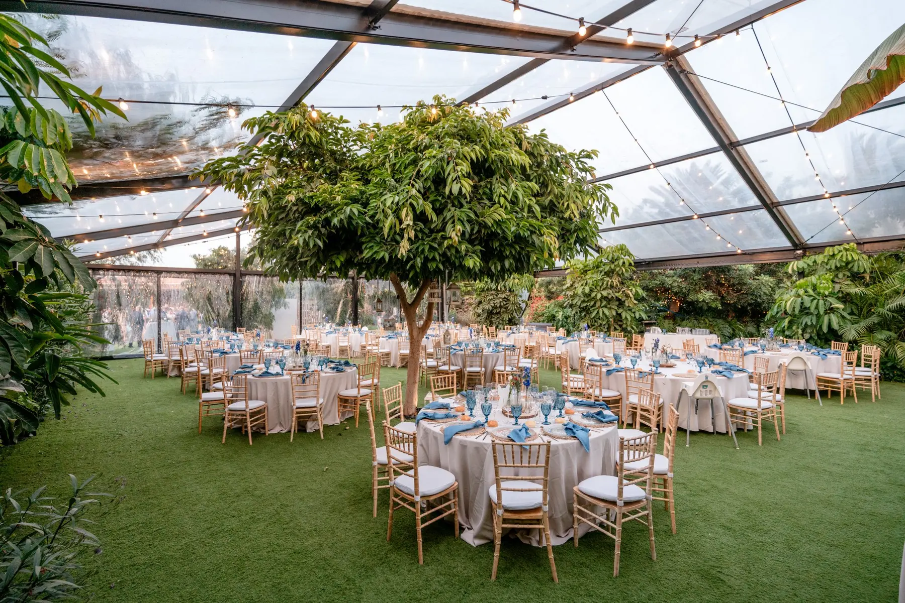 Salón de boda en finca La Suerte Grande con carpa transparente en Gran Canaria